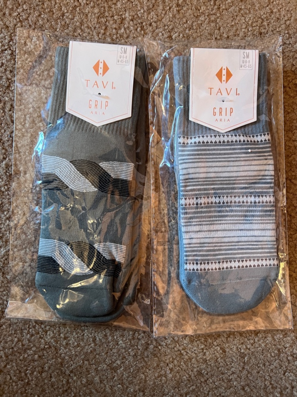 2 PAIRS - Tavi Aria Grip Socks